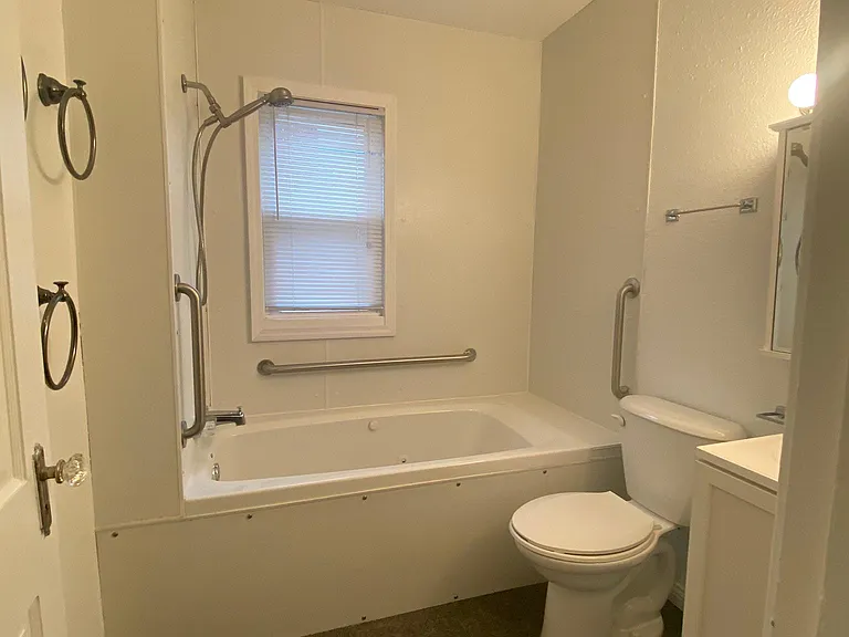 1416 Spring St — Photo 4