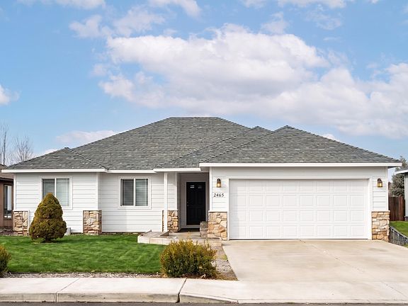 5th image of 2465 NE 7th Ln