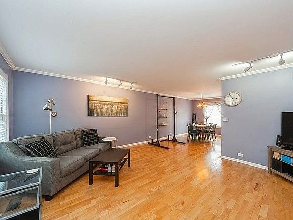2nd image of 1958 Linden Ave