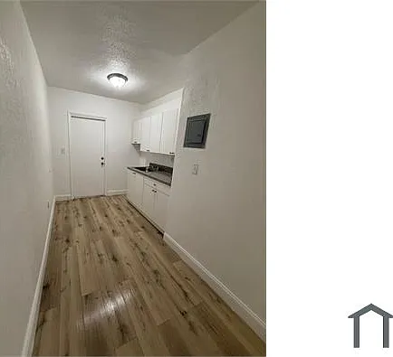 Studio, 400 sqft, $1,300 — Photo 3