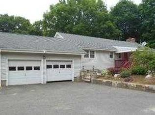 12 Drew Cir, Trumbull, CT 06611