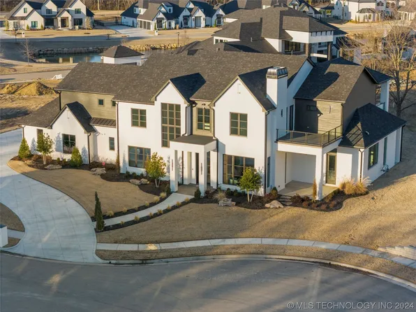 111 S 72nd Ct, Broken Arrow, OK 74014