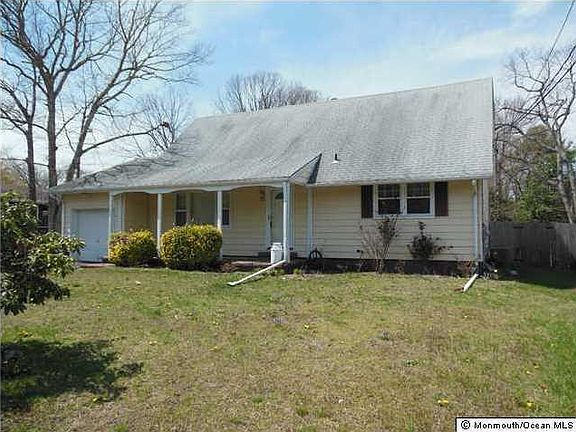 2nd image of 718 Vaughn Ave
