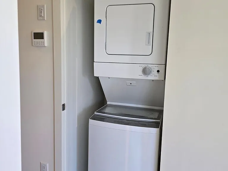 16 Melbourne Ave #320B — Photo 22