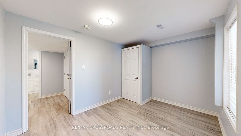 Ajax House for rent - 2 Bedrooms — photo 10