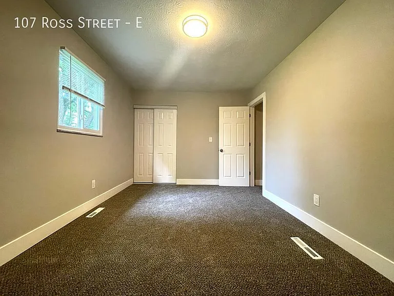 107 Ross St #E — Photo 17