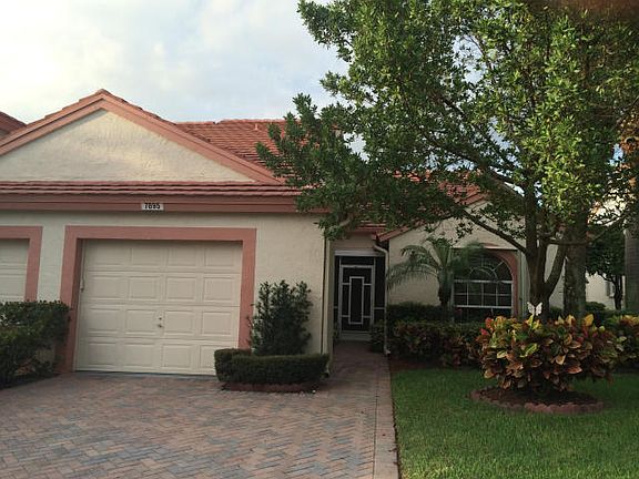 3rd image of 7895 Lake Sands Dr