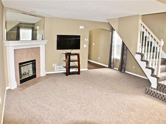 2nd image of 5616 NW Plantation Dr