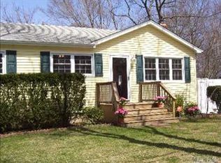 35 Harper St, Patchogue, NY 11772