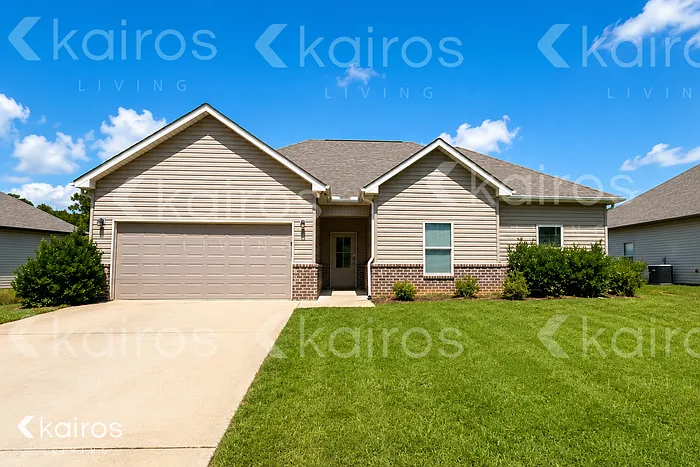 220 White Oak Cir