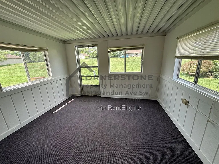 1103 Lakeview Pl — Photo 18