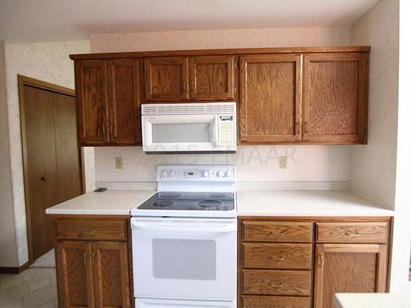 5th image of 102 38th Avenue Cir S