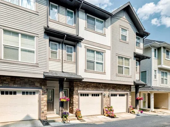60 W New Brighton Point SE, Calgary, AB T2Z 1B8