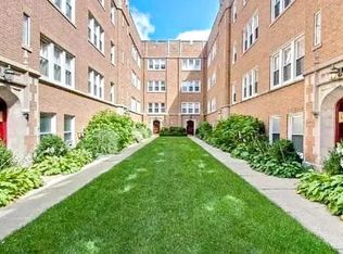 2537 1/2 Prairie Ave APT 2S, Evanston, IL 60201