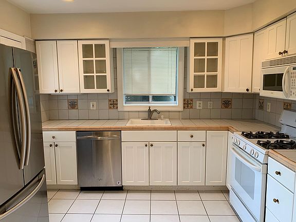 2nd image of 2218 N Vermont St #1