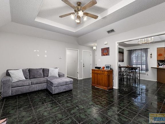 3rd image of 207 Ebony Ln