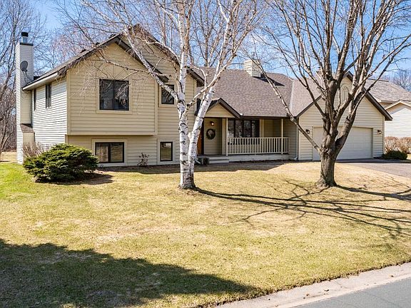 2nd image of 204 Woodridge Ln