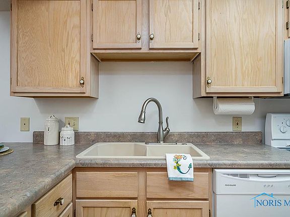 5th image of 356 Stonegate Blvd