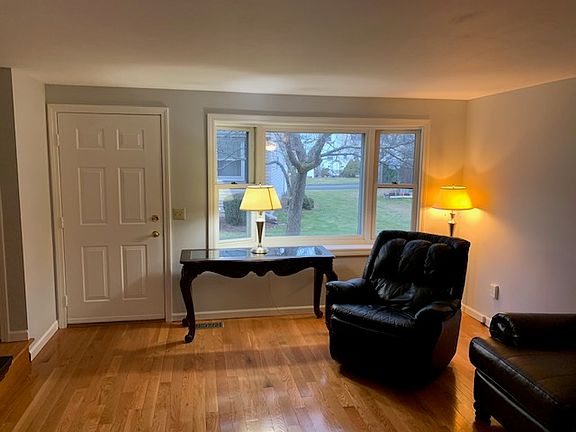 5th image of 16 Persimmon Ln