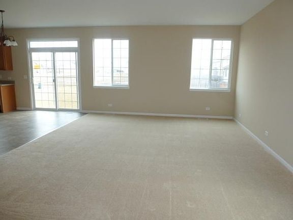 4th image of 903 Marion Dr