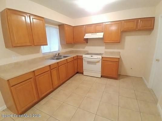 3rd image of 1135 Tarpon Dr
