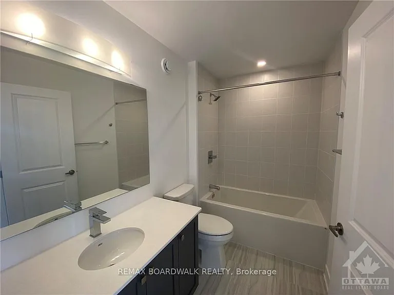 228 Bristol Cres — Photo 12