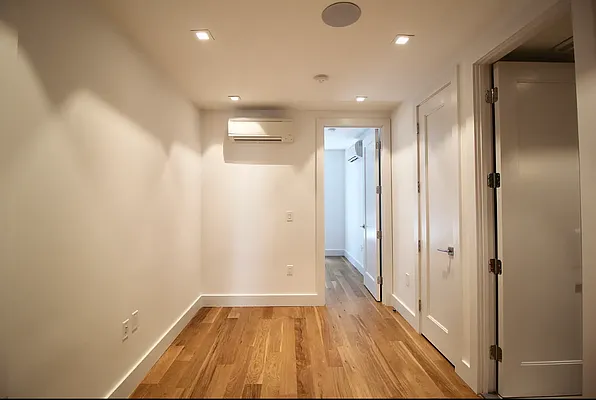 Rented by Loom Capital Group Inc. | media 5