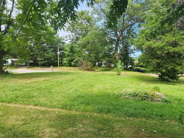 222 Old Troy Rd, Winfield, MO 63389