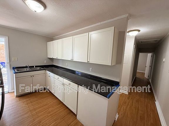 5th image of 2418 Owen St #A