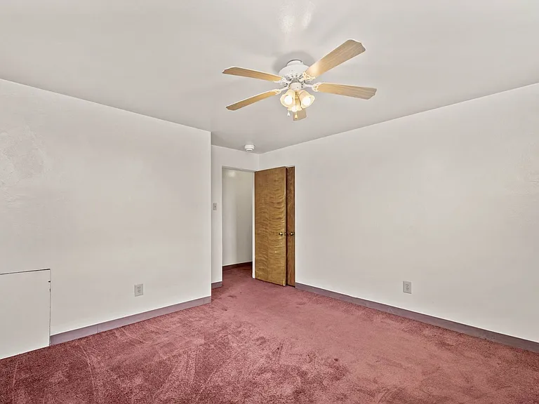 2117 Brownsville Road — Photo 16