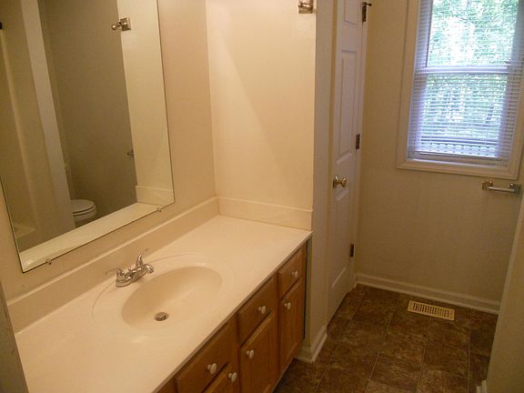 5th image of 5584 Dwight Dr