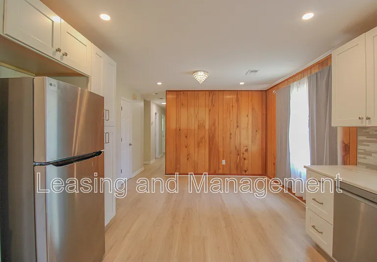 305 Millcreek Dr — Photo 8