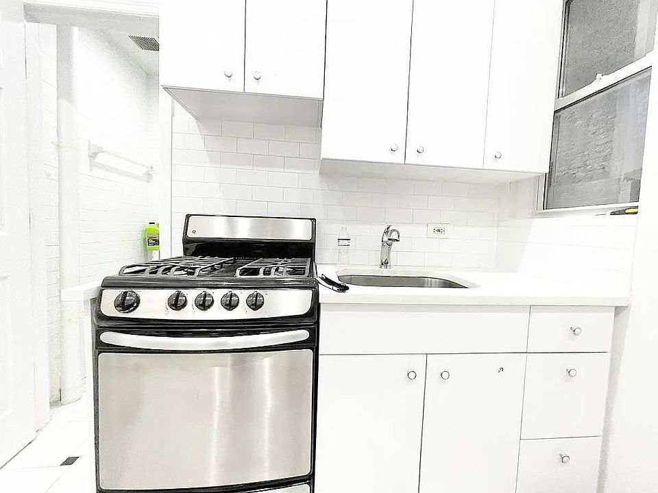 1st image of 300 E 84th St APT 3C