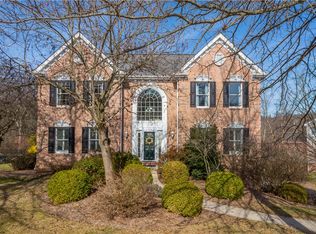 102 Oak Moss Dr, Coraopolis, PA 15108