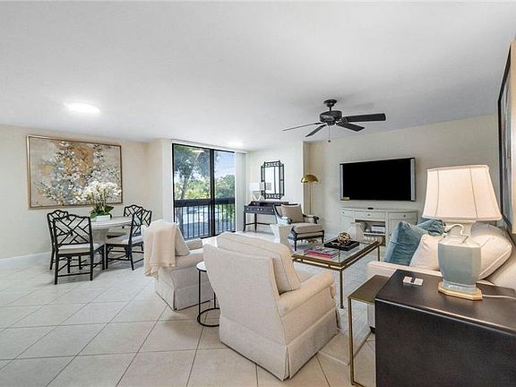 4th image of 825 Egret Cir APT 305