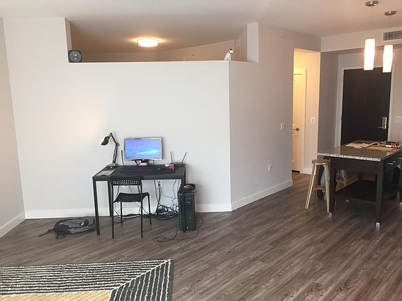 4th image of 301 W Broad St