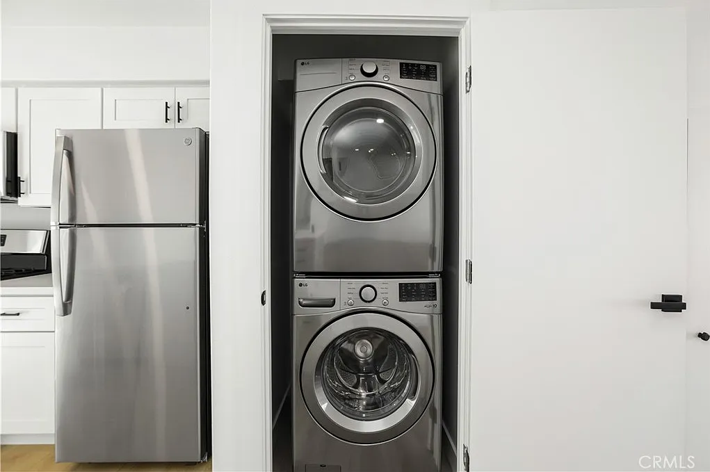 2 bed, 2.5 bath, 1200 sqft, $3,600 — Photo 1