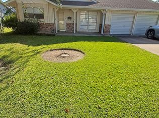407 N 35th St, Nederland, TX 77627