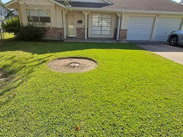 407 N 35th St, Nederland, TX 77627
