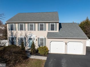 22 Horseshoe Dr, Morgantown, PA 19543