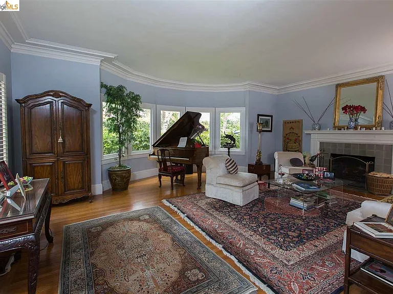 16 Craig Ave — Photo 5