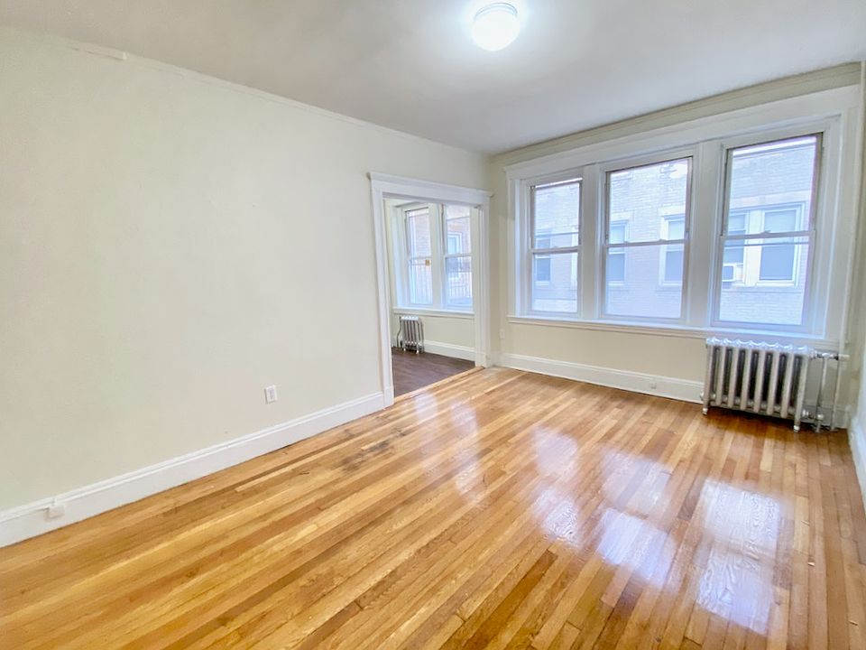 1st image of 89 Park Dr APT 18