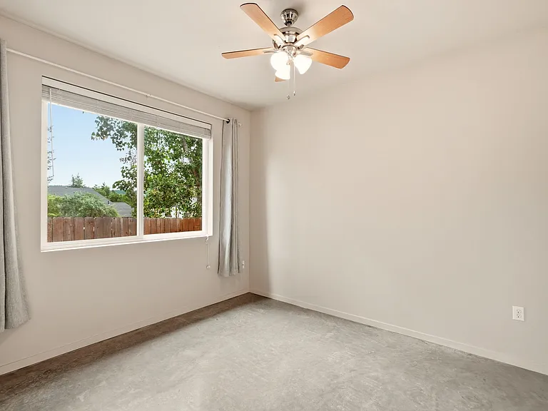 3906 E 31st Ave — Photo 15