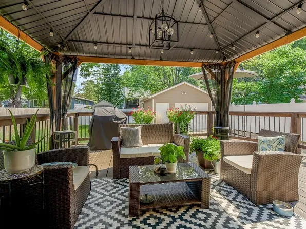 7507 Walnut St, Kansas City, MO 64114