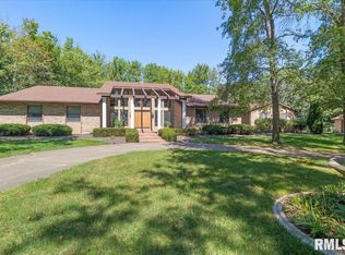 2421 E Lake Shore Dr, Springfield, IL 62712