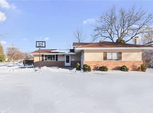 22542 Sandy Ln, Fairview Park, OH 44126