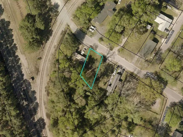 2409 Winyah Rd., Georgetown, SC 29440