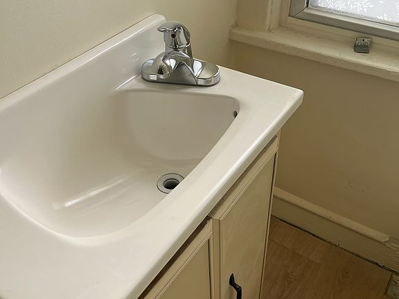 5th image of 1147 Sloan St #4