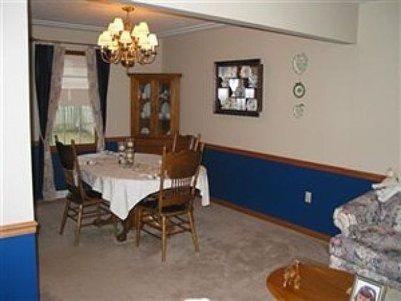 5th image of 875 Hollyview Dr