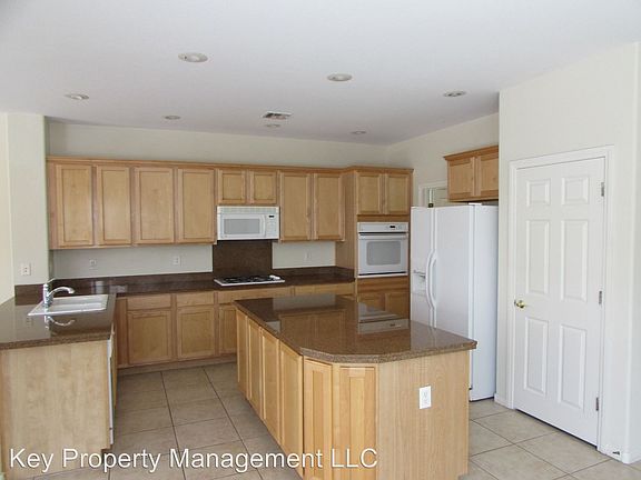3rd image of 10580 Isola Bella St